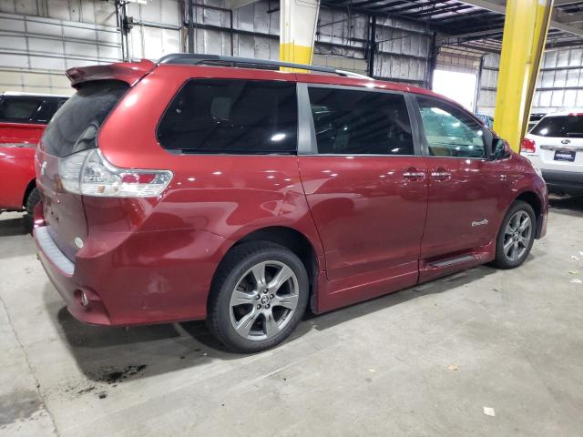 5TDXZ3DC8JS965598 - 2018 TOYOTA SIENNA SE BURGUNDY photo 3