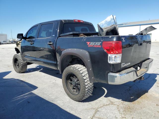 5TFEY5F16DX144709 - 2013 TOYOTA TUNDRA CREWMAX SR5 BLACK photo 2