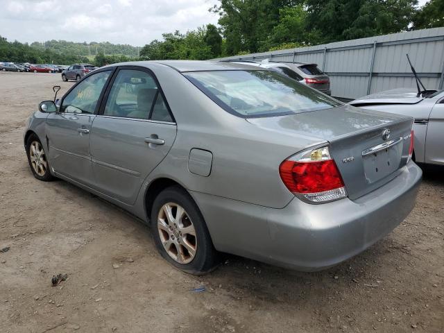 4T1BE30K95U581555 - 2005 TOYOTA CAMRY LE SILVER photo 3