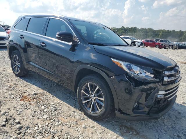 5TDKZRFH0JS542634 - 2018 TOYOTA HIGHLANDER SE BLACK photo 4