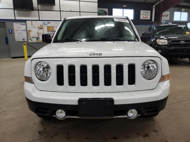 1C4NJRFB6GD511795 - 2016 JEEP PATRIOT LATITUDE WHITE photo 5