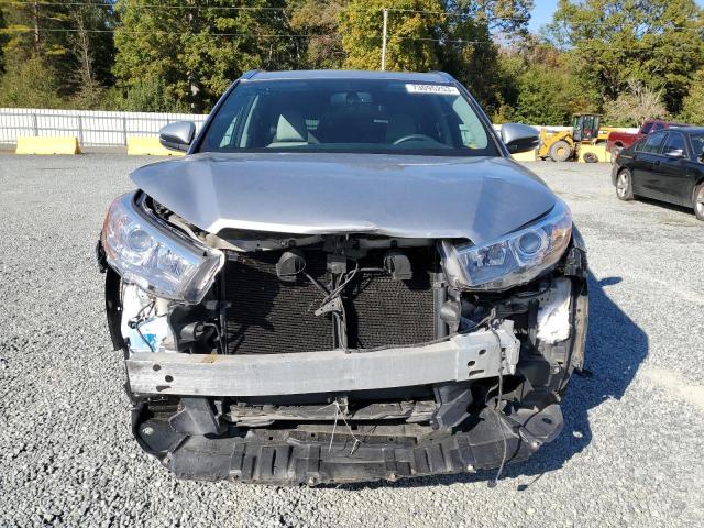 5TDKKRFH0GS147611 - 2016 TOYOTA HIGHLANDER XLE SILVER photo 5