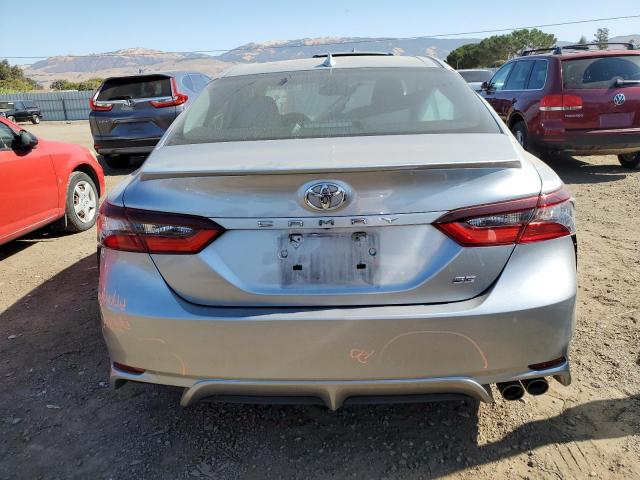 4T1S11AK0PU723874 - 2023 TOYOTA CAMRY SE NIGHT SHADE SILVER photo 6