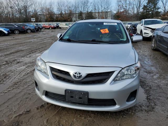 2T1BU4EE9DC057009 - 2013 TOYOTA COROLLA BASE SILVER photo 5