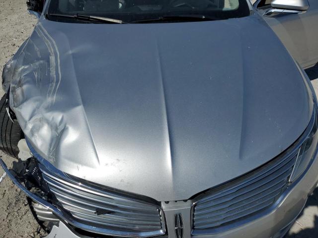 3LN6L2GK7FR616075 - 2015 LINCOLN MKZ SILVER photo 11
