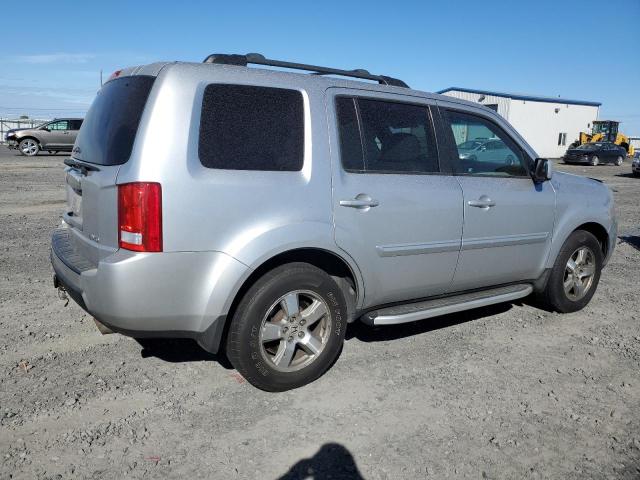 5FNYF4H51AB017711 - 2010 HONDA PILOT EXL SILVER photo 3