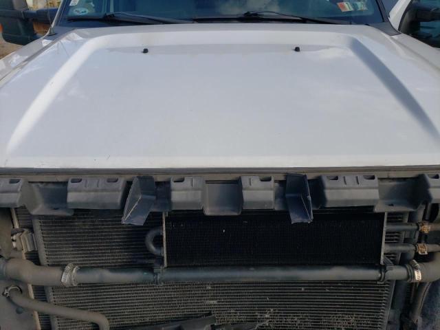 1FDUF4GT2GEC05450 - 2016 FORD F450 SUPER DUTY WHITE photo 12