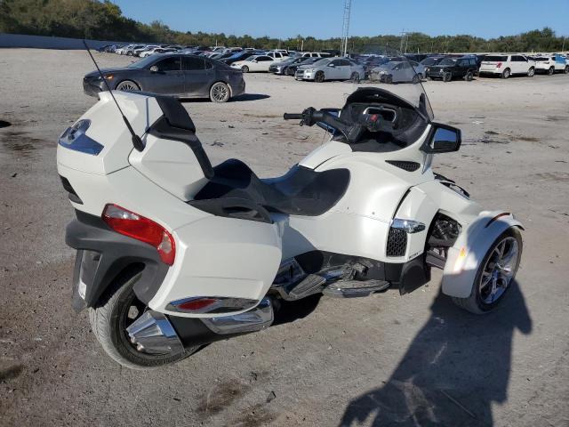 2BXNBDD26KV003584 - 2019 CAN-AM SPYDER ROA RT WHITE photo 4