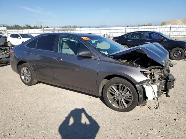 4T1BF1FK1HU718565 - 2017 TOYOTA CAMRY LE GRAY photo 4