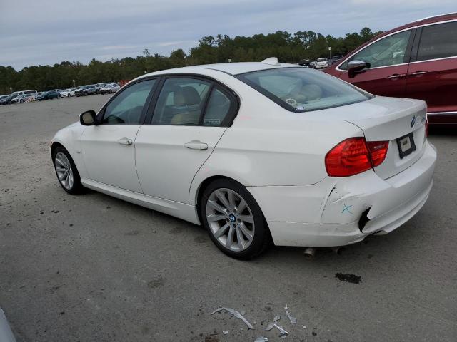 WBAPH7C59BE851627 - 2011 BMW 328 I WHITE photo 2