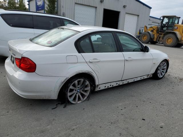 WBAPH7C59BE851627 - 2011 BMW 328 I WHITE photo 3