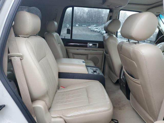 5LMFU285X5LJ04178 - 2005 LINCOLN NAVIGATOR 白色 照片 11