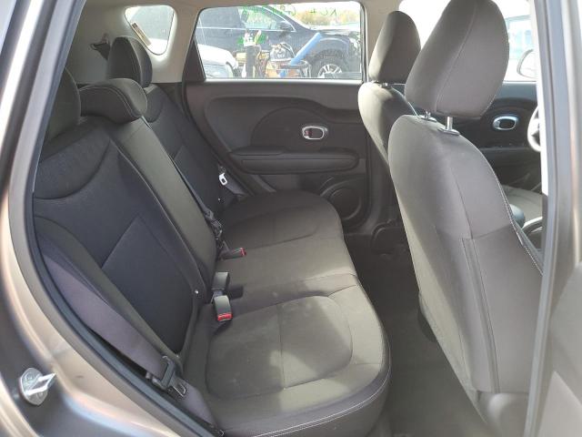 KNDJN2A27F7232547 - 2015 KIA SOUL GRAY photo 11