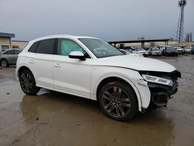 WA1A4AFY3J2008184 - 2018 AUDI SQ5 PREMIUM PLUS WHITE photo 4