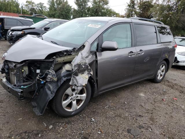 2011 TOYOTA SIENNA LE, 