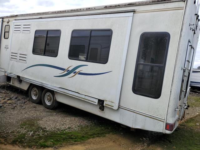 1AU3070234A012600 - 2004 CAMP 5TH WHEEL TWO TONE photo 3