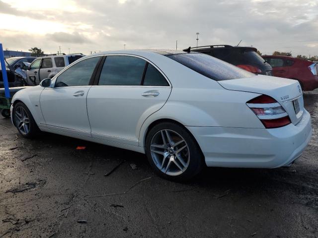 WDDNG76X09A254528 - 2009 MERCEDES-BENZ S 600 WHITE photo 2