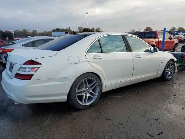 WDDNG76X09A254528 - 2009 MERCEDES-BENZ S 600 WHITE photo 3