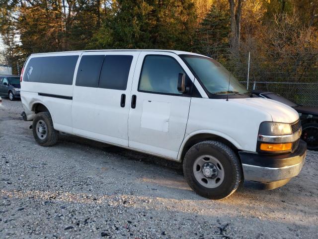 1GAZGPFG6K1258187 - 2019 CHEVROLET EXPRESS G3 LT WHITE photo 4