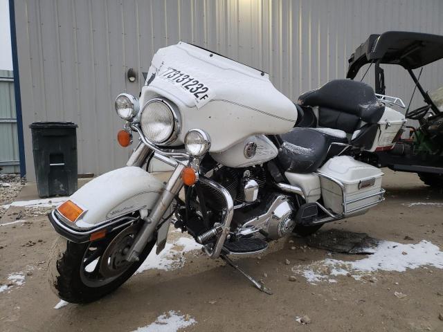 1HD1FCW164Y602881 - 2004 HARLEY-DAVIDSON FLHTCUI 白色 照片 2