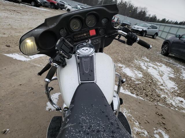 1HD1FCW164Y602881 - 2004 HARLEY-DAVIDSON FLHTCUI 白色 照片 5