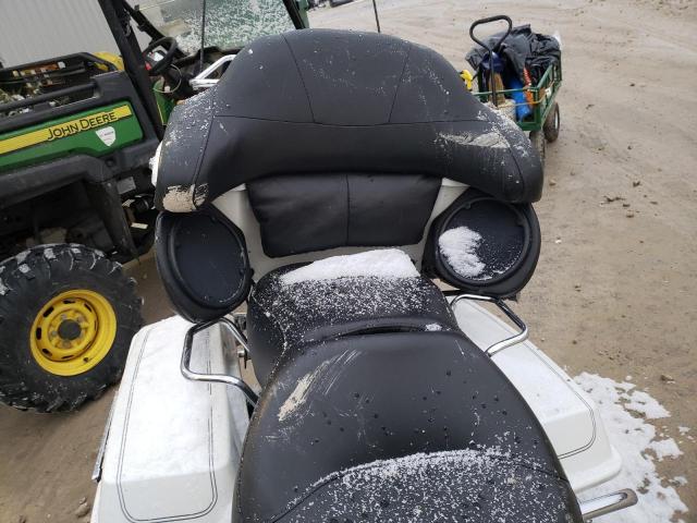 1HD1FCW164Y602881 - 2004 HARLEY-DAVIDSON FLHTCUI 白色 照片 6