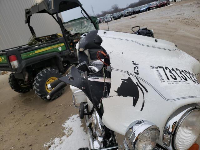 1HD1FCW164Y602881 - 2004 HARLEY-DAVIDSON FLHTCUI 白色 照片 9