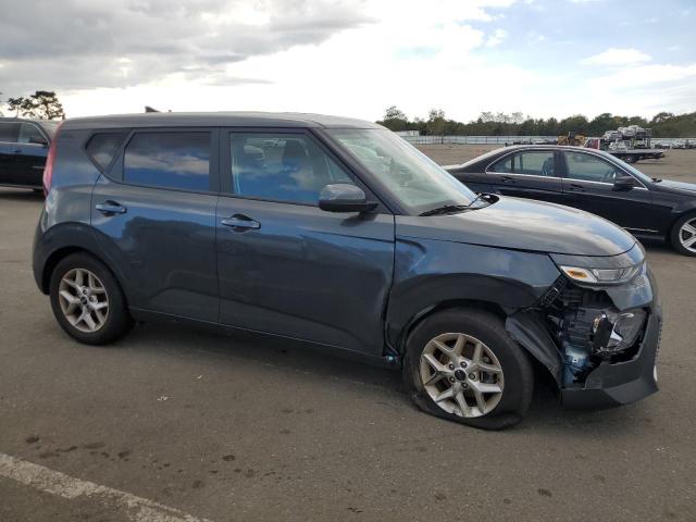 KNDJ23AU6N7837948 - 2022 KIA SOUL LX GRAY photo 4