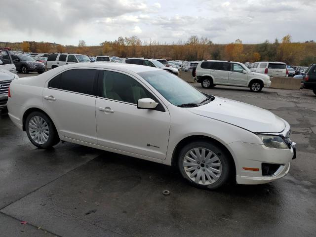 3FADP0L3XAR384959 - 2010 FORD FUSION HYBRID WHITE photo 4