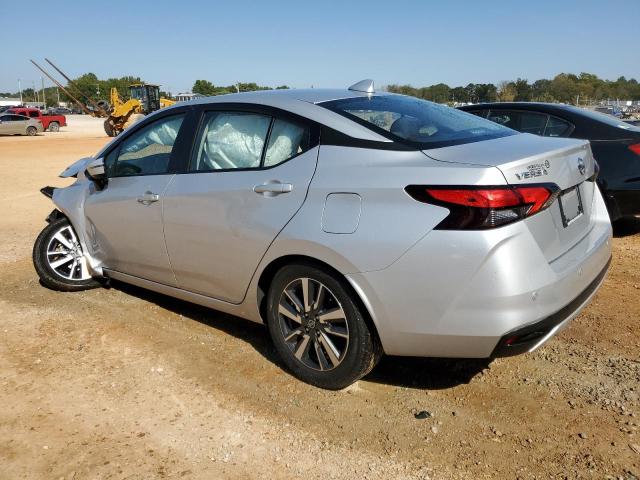 3N1CN8EV9LL878232 - 2020 NISSAN VERSA SV SILVER photo 2