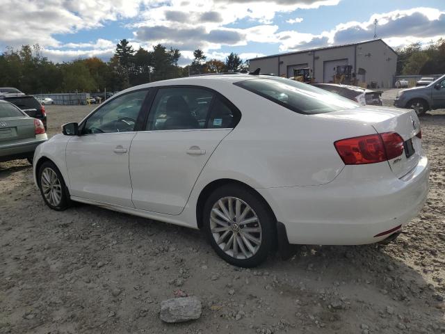 3VWLZ7AJ9BM380116 - 2011 VOLKSWAGEN JETTA SEL WHITE photo 2