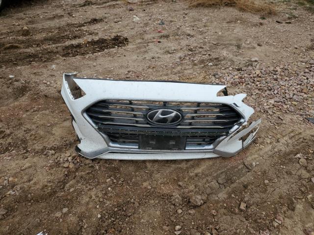 5NPE24AF3KH811422 - 2019 HYUNDAI SONATA SE WHITE photo 12