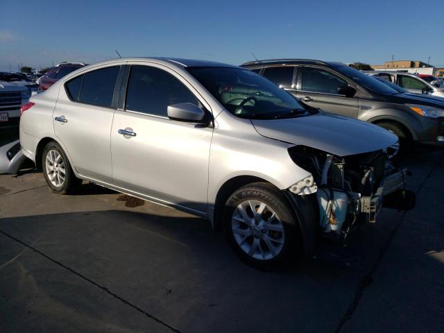 3N1CN7APXHL891788 - 2017 NISSAN VERSA S SILVER photo 4