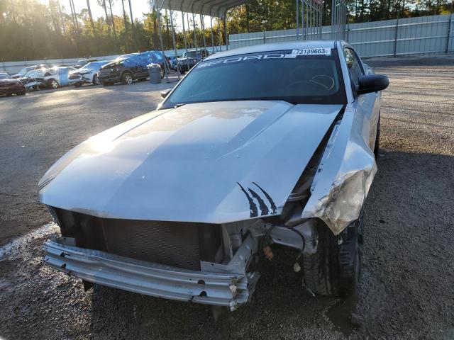 1ZVBP8AN3A5130997 - 2010 FORD MUSTANG WHITE photo 5