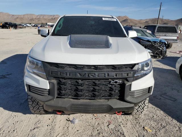 1GCGTEEN8N1328114 - 2022 CHEVROLET COLORADO ZR2 WHITE photo 5