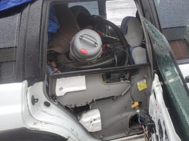 JF1SF65681H739472 - 2001 SUBARU FORESTER S 白色 照片 10