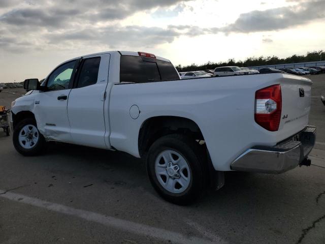5TFUY5F19GX537524 - 2016 TOYOTA TUNDRA DOUBLE CAB SR/SR5 WHITE photo 2