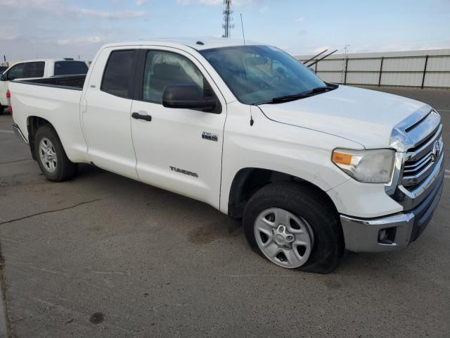 5TFUY5F19GX537524 - 2016 TOYOTA TUNDRA DOUBLE CAB SR/SR5 WHITE photo 4