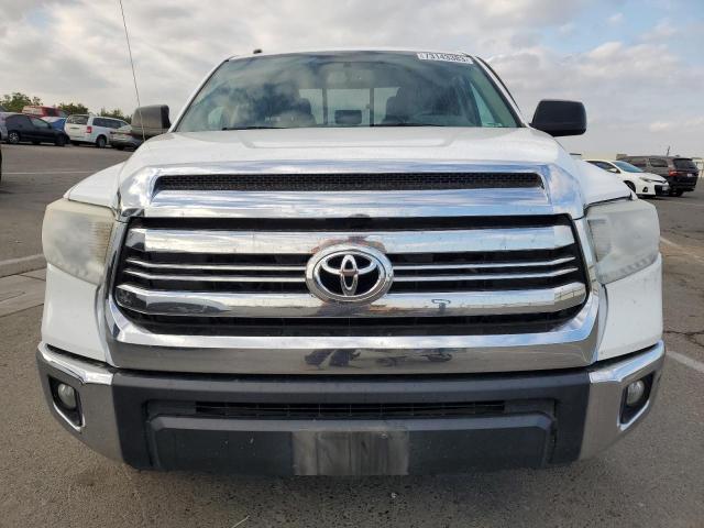 5TFUY5F19GX537524 - 2016 TOYOTA TUNDRA DOUBLE CAB SR/SR5 WHITE photo 5