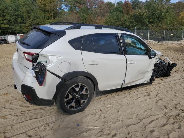 JF2GTAAC2JH270209 - 2018 SUBARU CROSSTREK WHITE photo 3