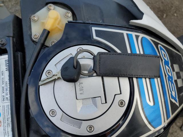 WB1050906FZV95300 - 2015 BMW K1300 S TWO TONE photo 8