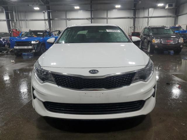 5XXGT4L36JG207219 - 2018 KIA OPTIMA LX WHITE photo 5