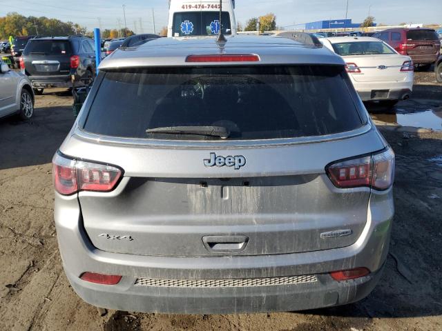 3C4NJDBB7JT117104 - 2018 JEEP COMPASS LATITUDE SILVER photo 6