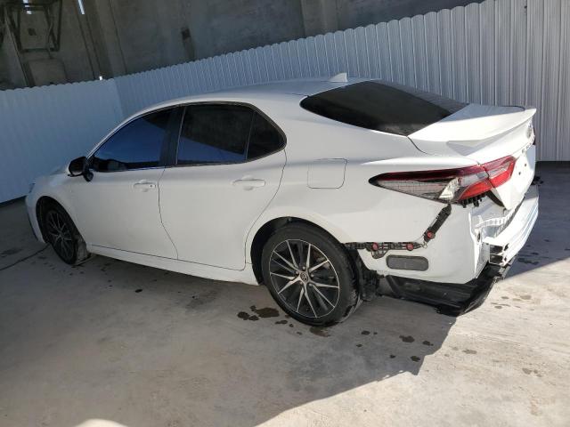 4T1G11AK5PU732818 - 2023 TOYOTA CAMRY SE NIGHT SHADE WHITE photo 2