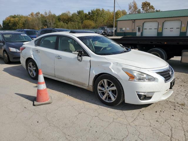 1N4AL3AP1EN240389 - 2014 NISSAN ALTIMA 2.5 WHITE photo 4