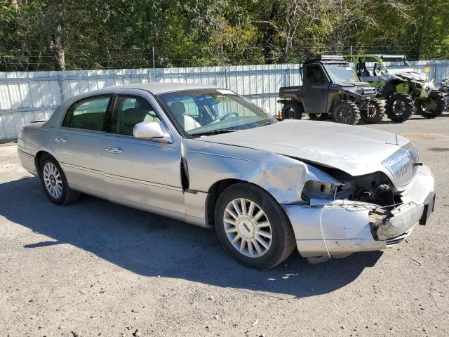 1LNHM81W64Y640659 - 2004 LINCOLN TOWN CAR EXECUTIVE SILVER photo 4