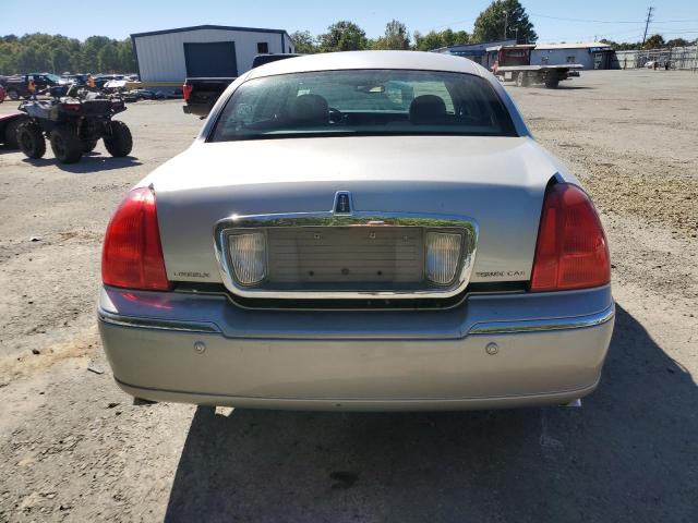 1LNHM81W64Y640659 - 2004 LINCOLN TOWN CAR EXECUTIVE SILVER photo 6
