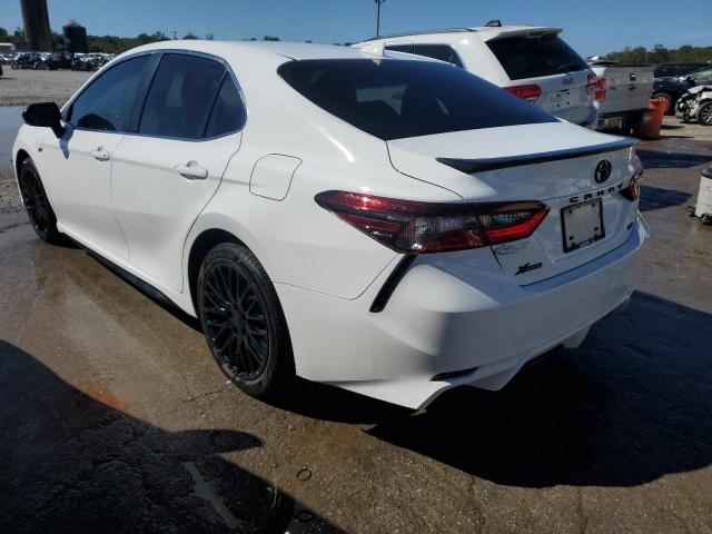 4T1G11AK7PU099402 - 2023 TOYOTA CAMRY SE NIGHT SHADE WHITE photo 2