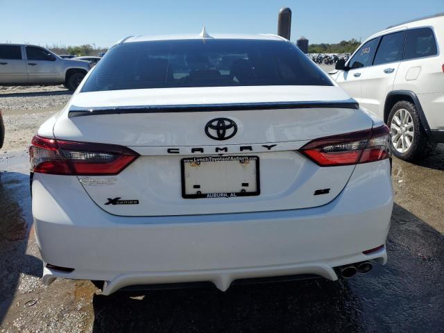 4T1G11AK7PU099402 - 2023 TOYOTA CAMRY SE NIGHT SHADE WHITE photo 6