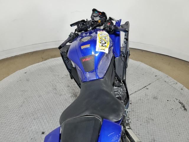 JYARM38E0RA009264 - 2024 YAMAHA YZFR7 BLUE photo 6